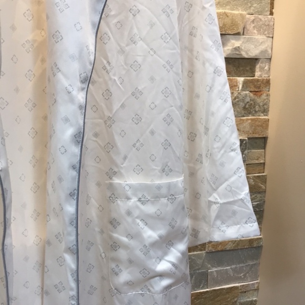 RACHEL PARCELL Satin Robe - Picture 8 of 13